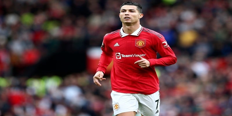 Cristiano Ronaldo ghi tên mình trong 10 thương vụ chuyển nhượng đắt giá